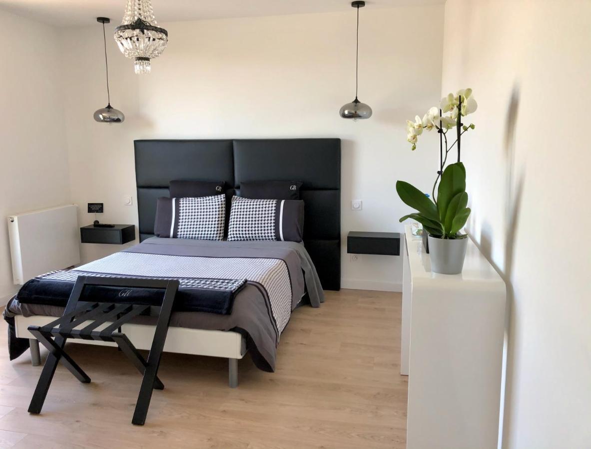 Hotelya - Lille Villeneuve D'Ascq ภายนอก รูปภาพ