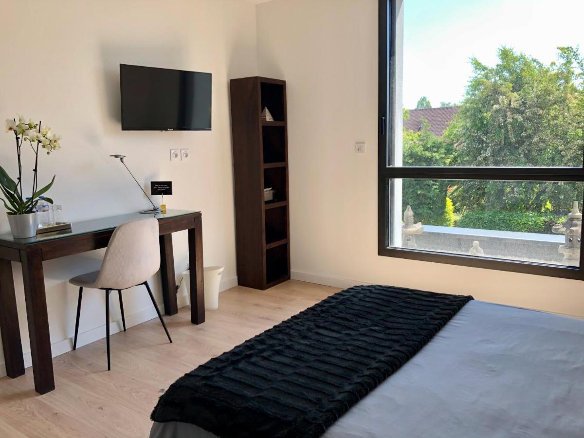 Hotelya - Lille Villeneuve D'Ascq ภายนอก รูปภาพ