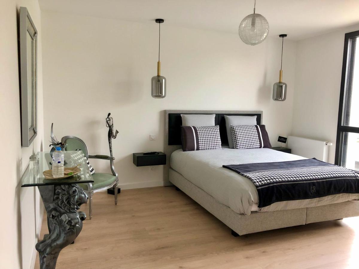 Hotelya - Lille Villeneuve D'Ascq ภายนอก รูปภาพ