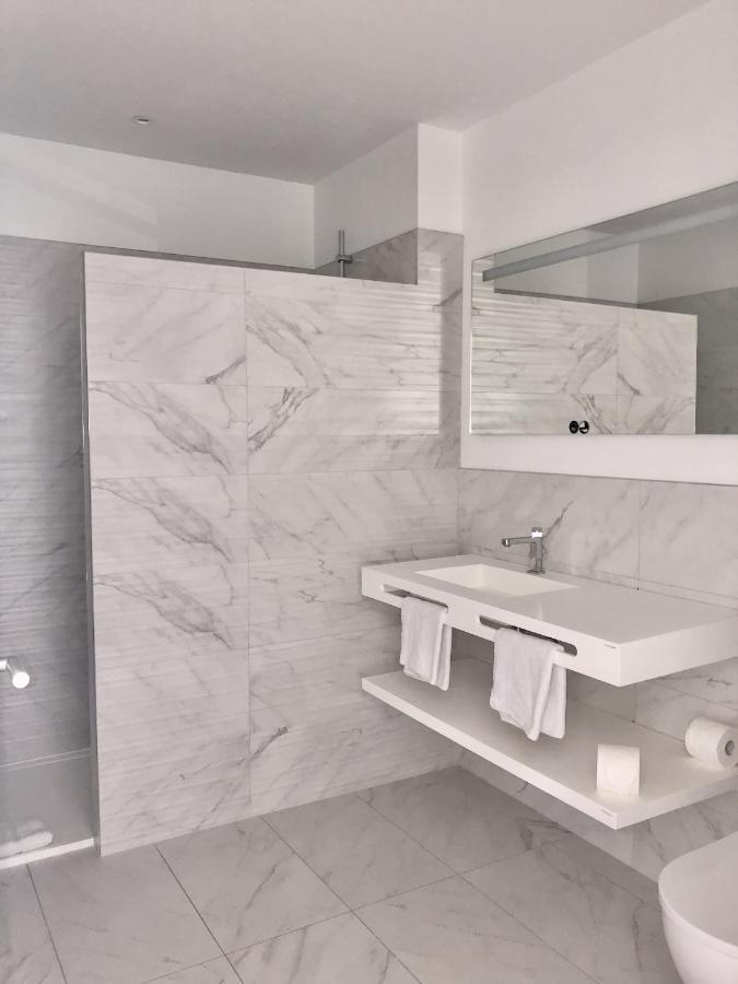 Hotelya - Lille Villeneuve D'Ascq ภายนอก รูปภาพ